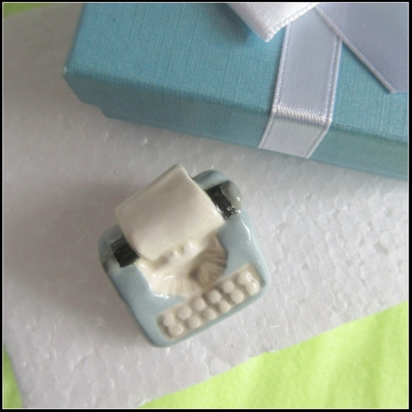 Jewelry - Ceramic Typewriter Pin Brooch